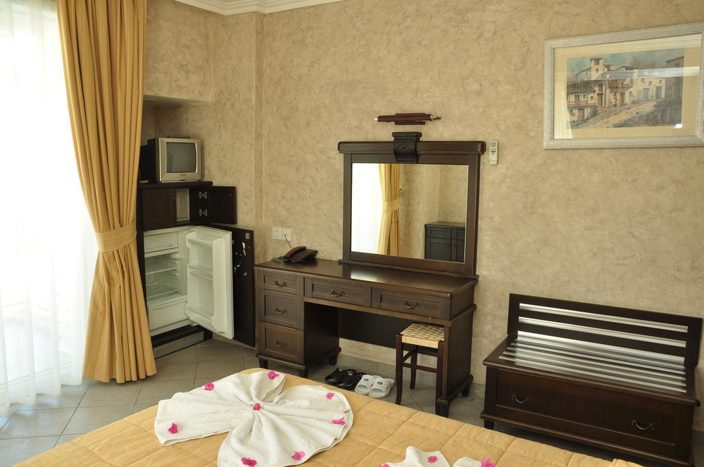 Sweet Home Hotel Side Bagian luar foto