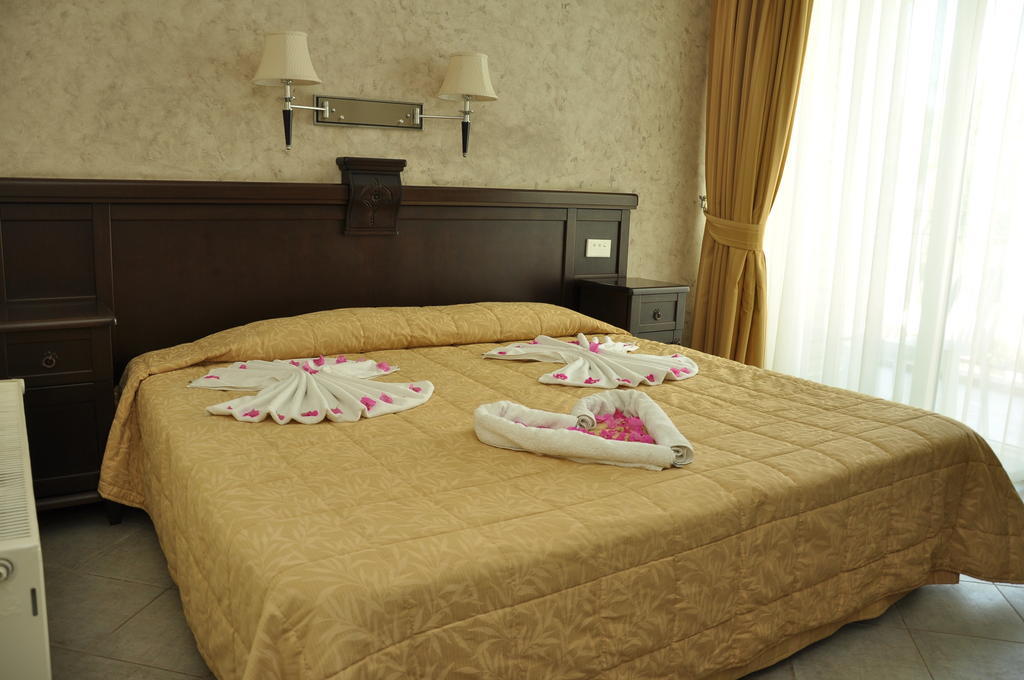 Sweet Home Hotel Side Bagian luar foto